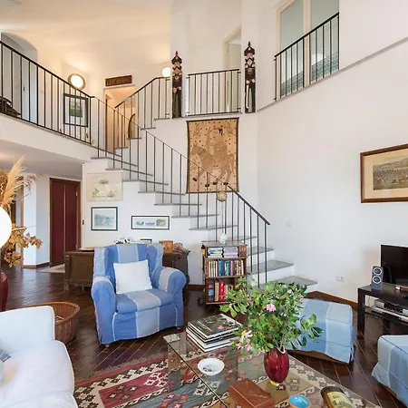 Villa Sleeps 8 Wifi